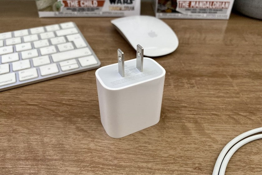 Porque debes usar los cargadores originales de Apple para tu iPhone
