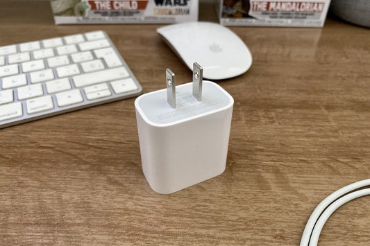 Porque debes usar los cargadores originales de Apple para tu iPhone