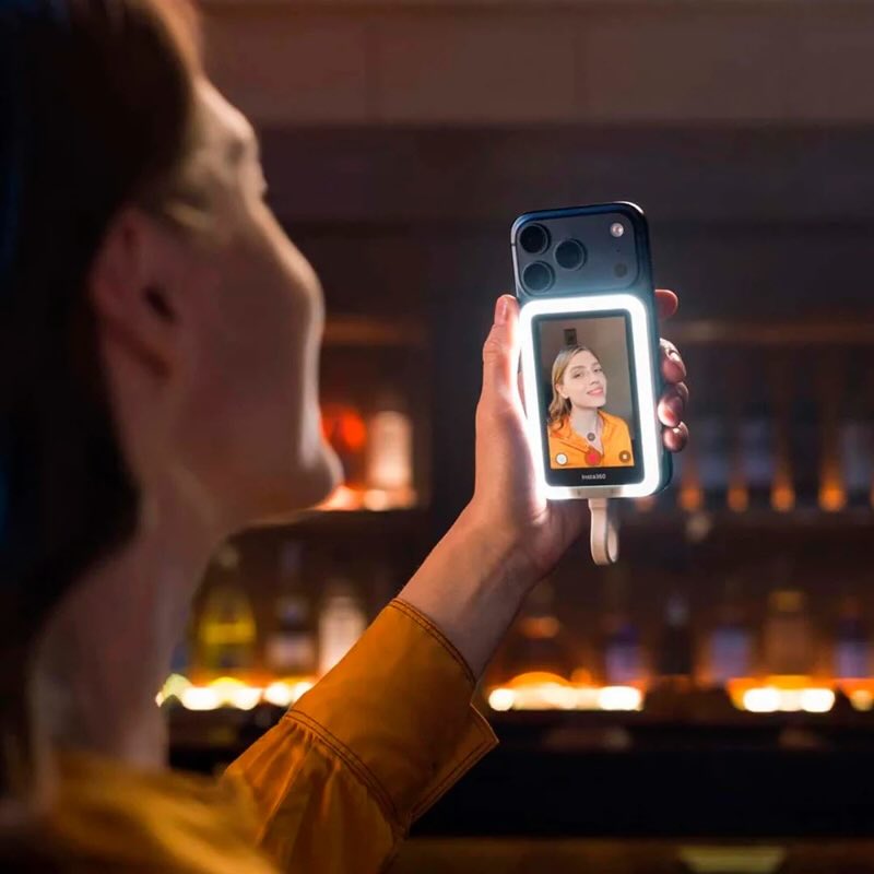 PANTALLA INSTA360 SNAP MAGSAFE SELFIE CON LUZ
