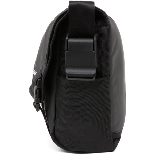 Bolso Mensajero Incase Range Para MacBook Pro de 13¨ (Negro)