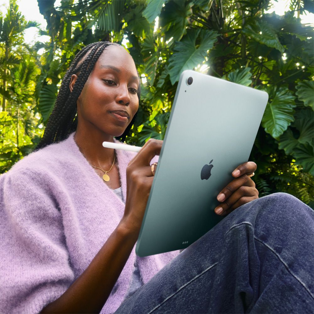 iPad_Air_13_Air_M4_Cellular_Space_Gray_PDP_Image_Position_8__COES