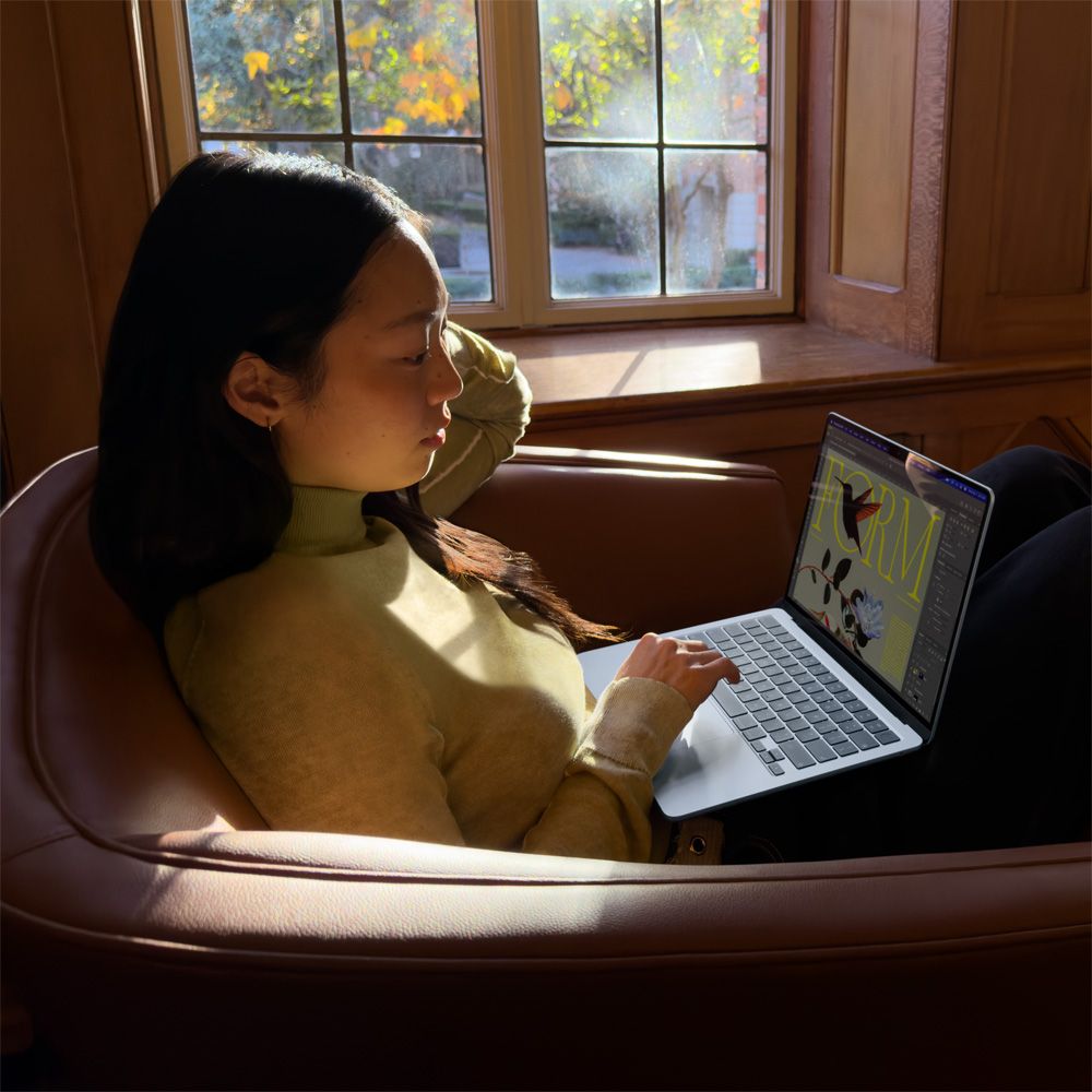 MacBook_Air_13-in_M5_Silver_PDP_Image_Position_7__COES