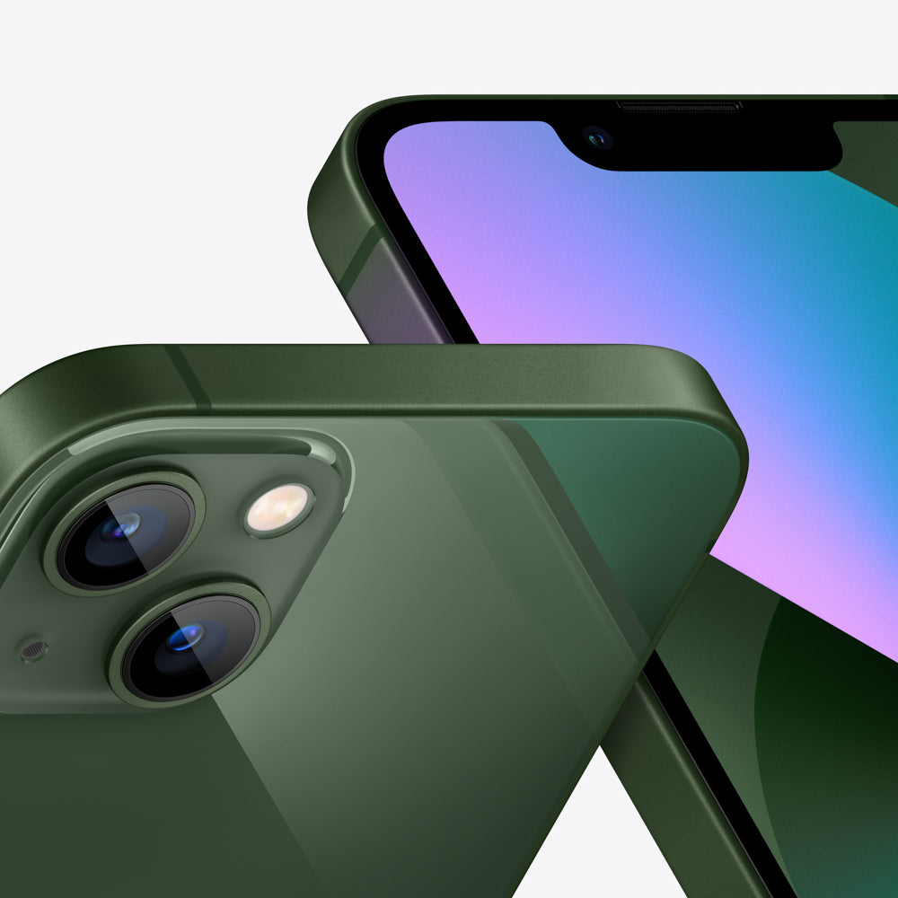 iPhone 13 verde con diseño delgado, cámara dual y conectividad 5G